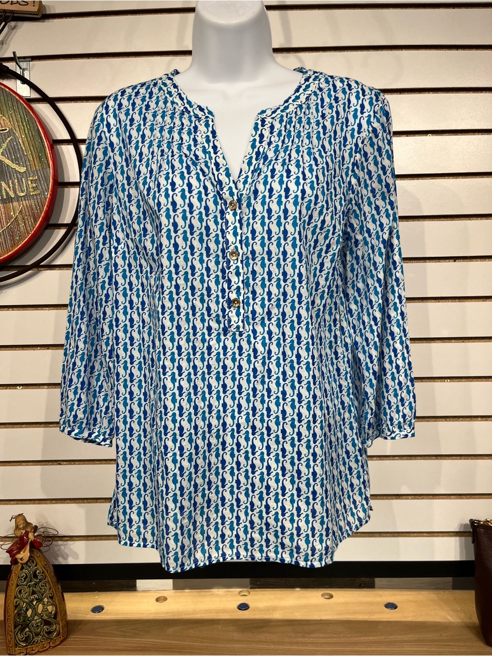 Talbots seahorse blouse 20” p2p - Picture 3 of 9